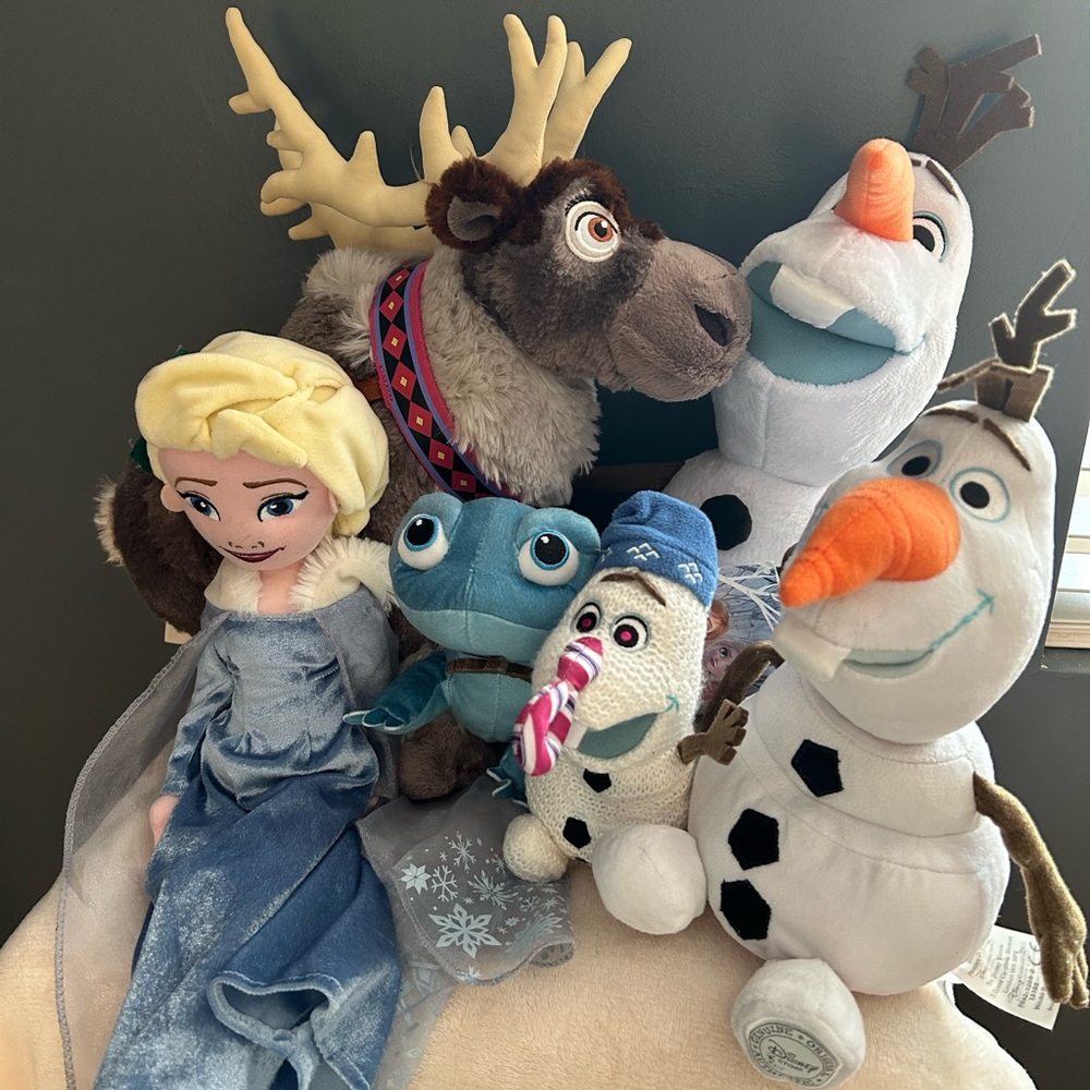 Disney Frozen plush lot